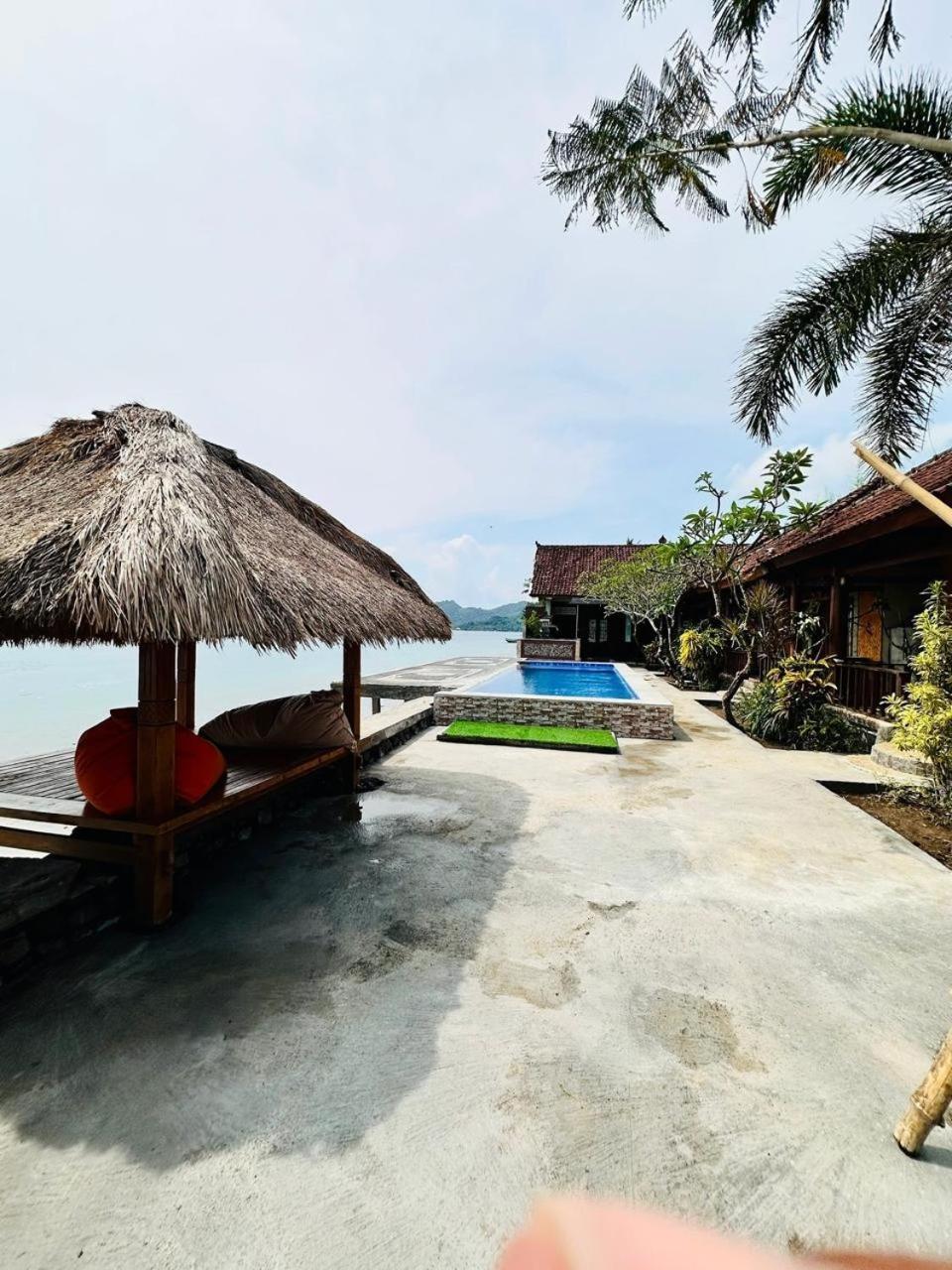 Krisna Bungalows And Restaurant Sekotong Exterior photo