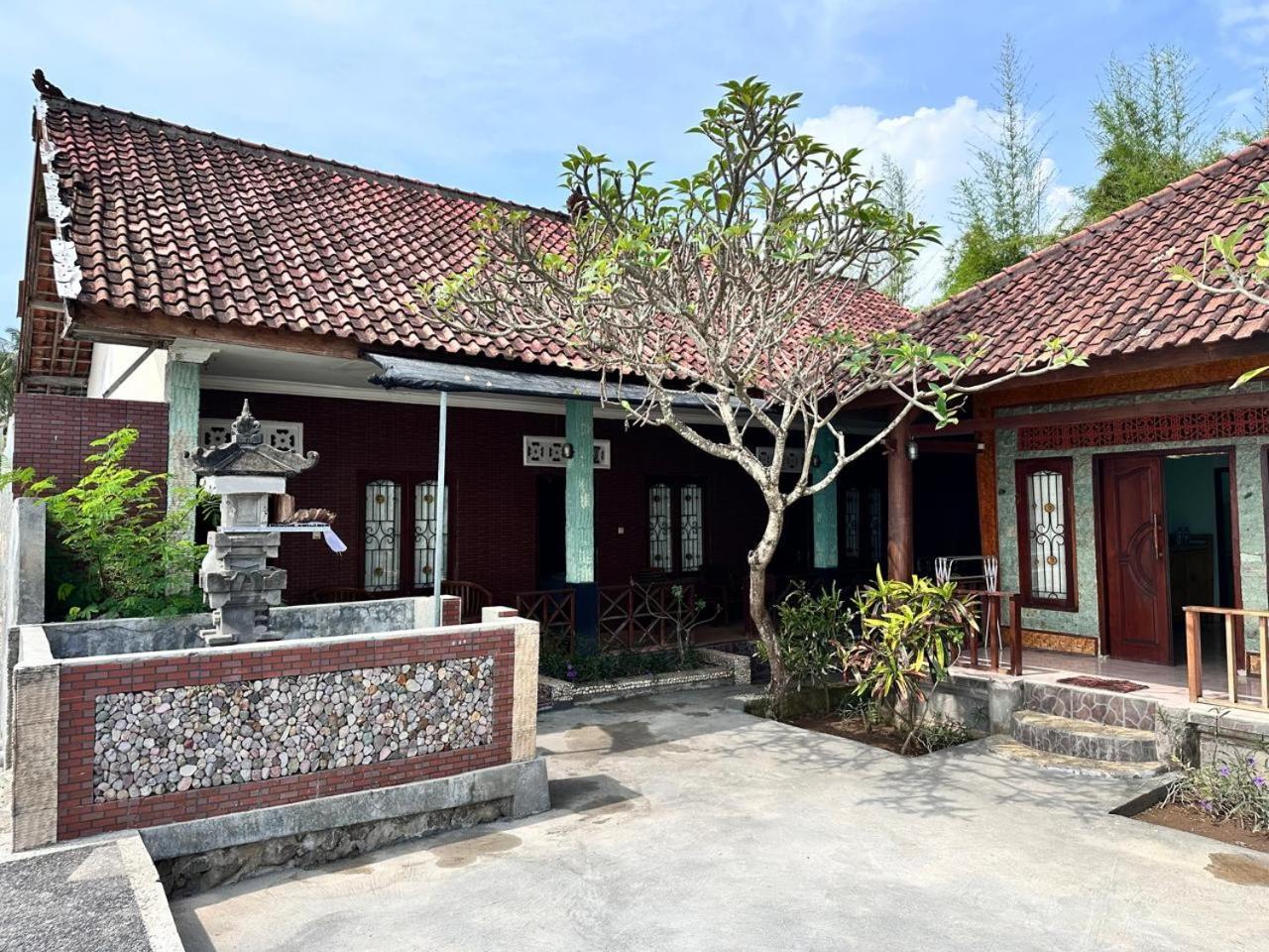 Krisna Bungalows And Restaurant Sekotong Exterior photo