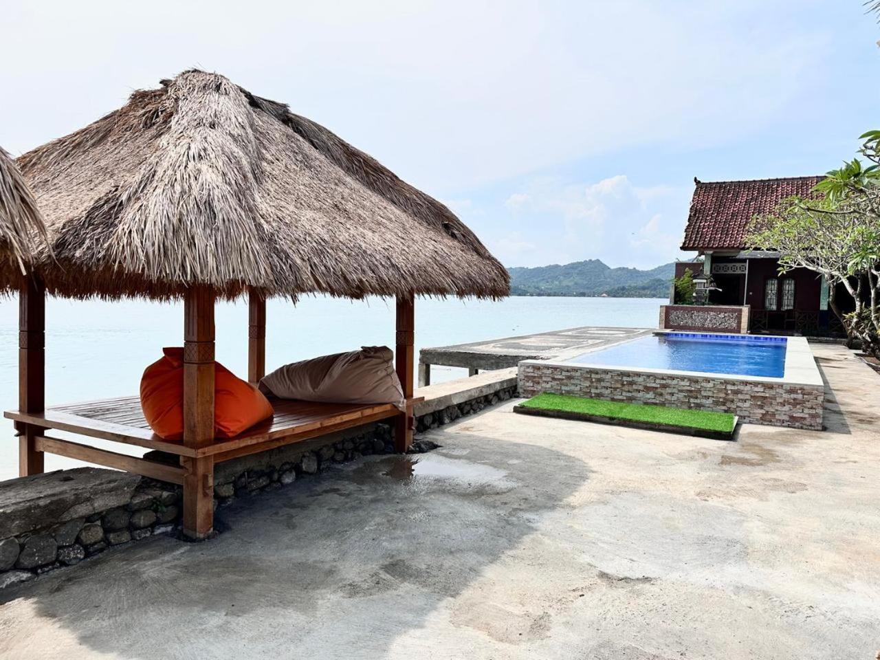Krisna Bungalows And Restaurant Sekotong Exterior photo