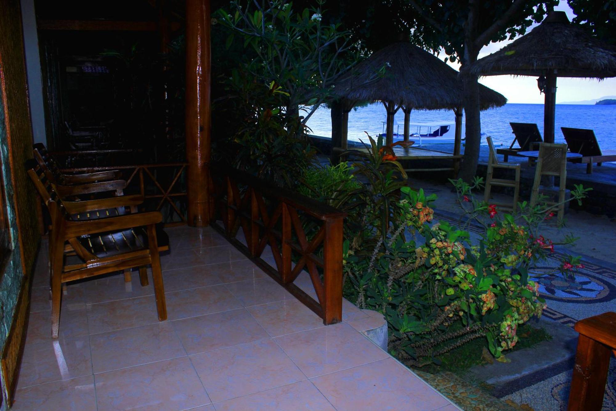 Krisna Bungalows And Restaurant Sekotong Exterior photo