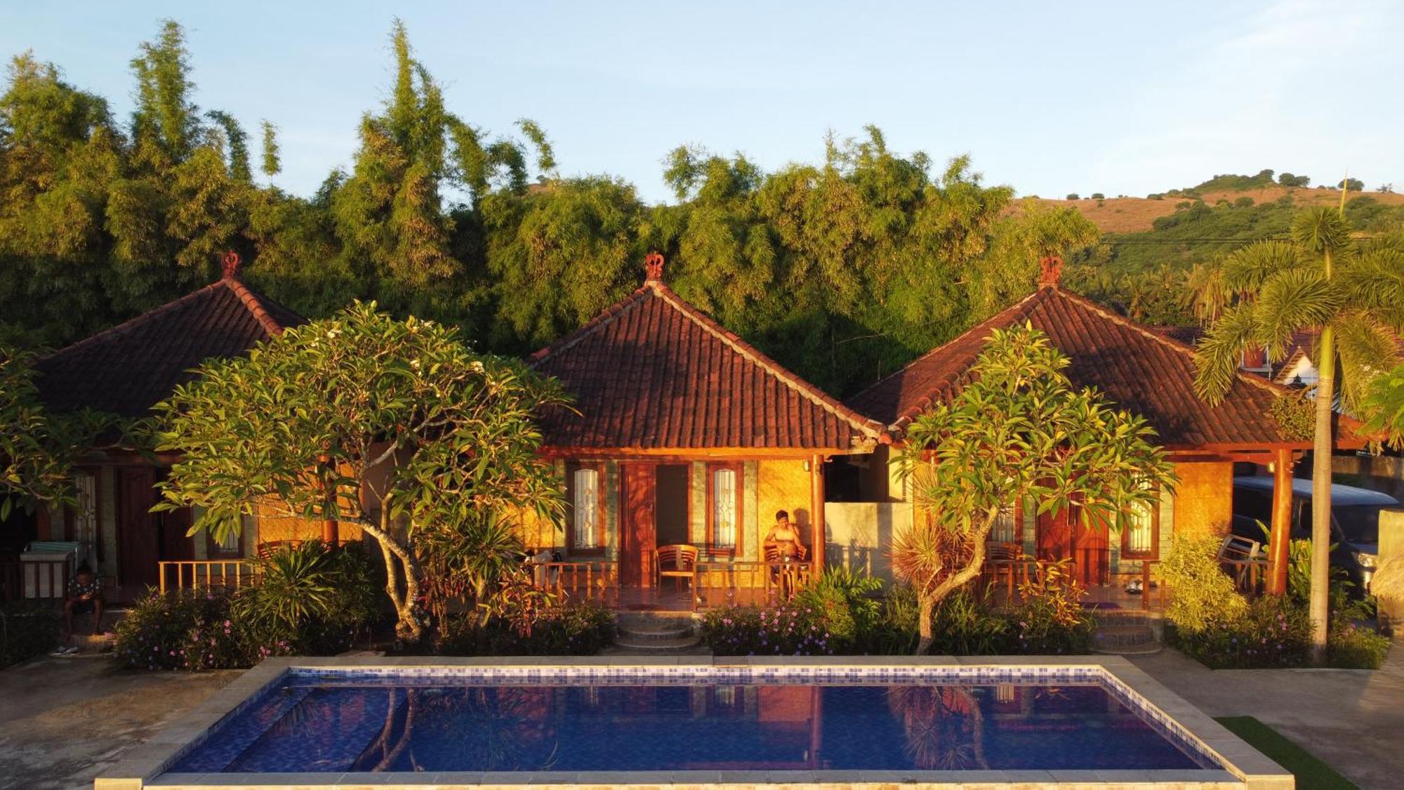 Krisna Bungalows And Restaurant Sekotong Exterior photo