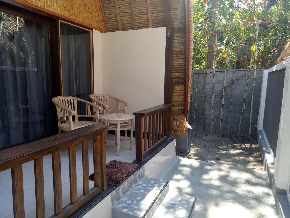 Krisna Bungalows And Restaurant Sekotong Exterior photo